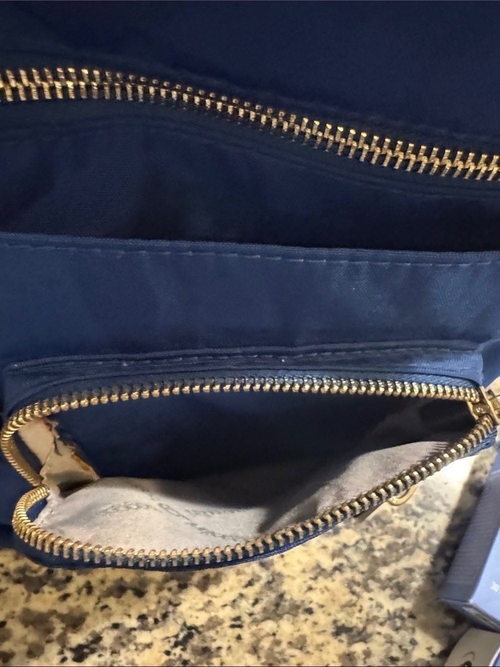 🆕 Baggallini Tulum Tote with Gold Hardware. Perfect Condition. Like New!🔥 - Picture 8 of 12